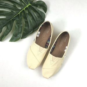 Toms Classic Natural Canvas Slip Ons Size 7 NWT
